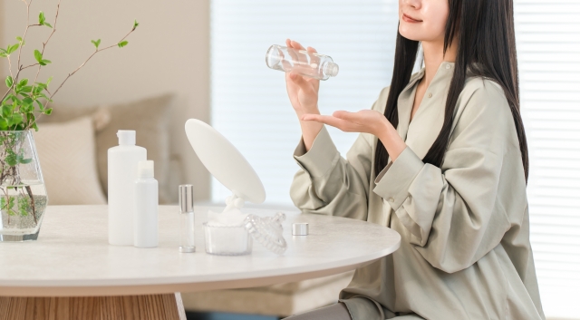なぜ必要？化粧水で変わる肌質別スキンケア効果